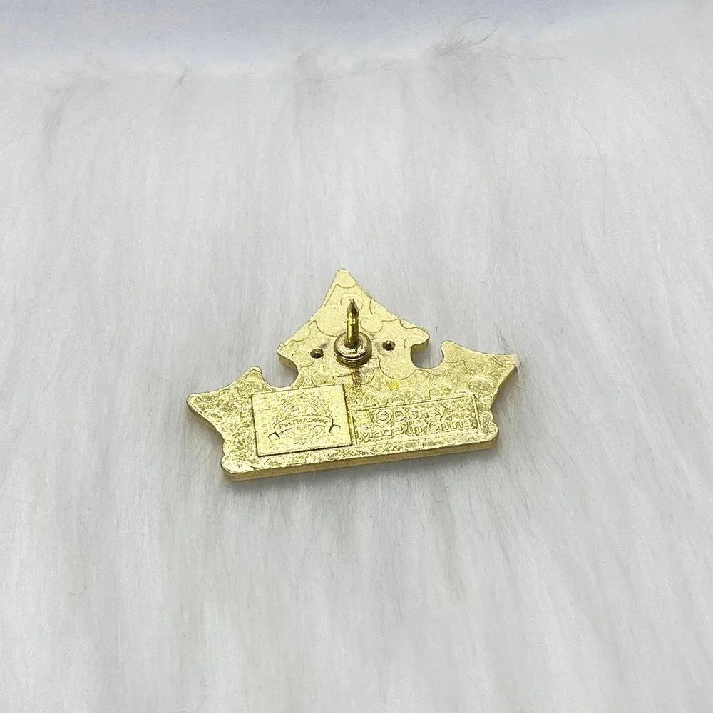 🔮 5/$25 Disney Sleeping Beauty Princess Aurora Crown Pin - Picture 3 of 3
